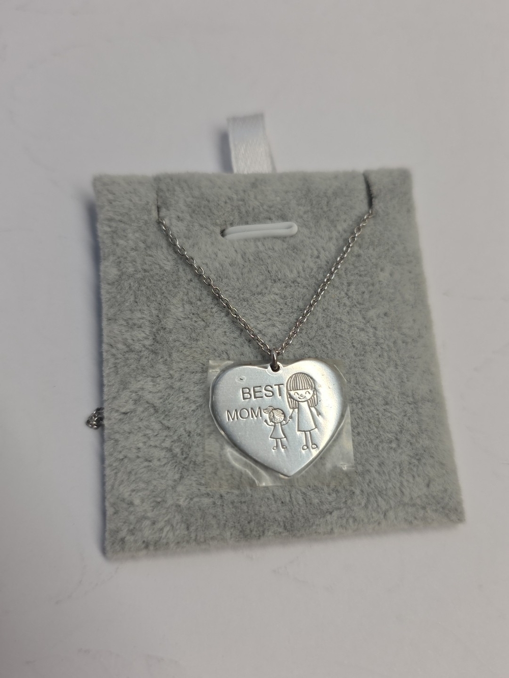 Best Mom Heart Pendant Necklace - Silver